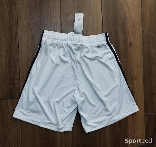 Football - Short de Football Adidas de Leeds United Football club LUFC Angleterre England taille S neuf et étiqueté  - photo 6