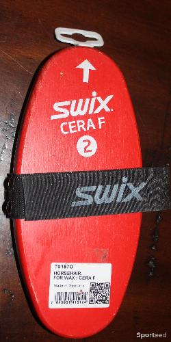 Ski alpin - Brosse ovale en crin de cheval Swix T157O, couleur rouge - photo 4