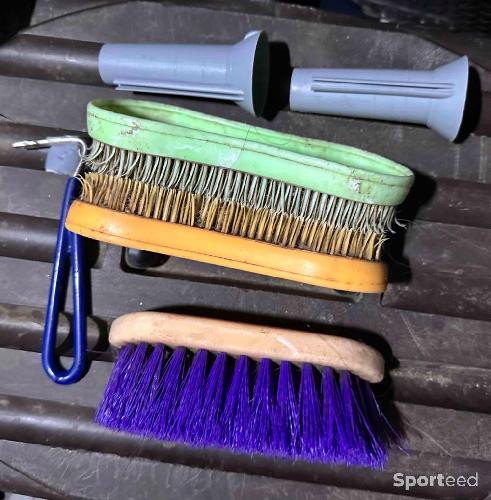 Equitation - Lot brosses - photo 3