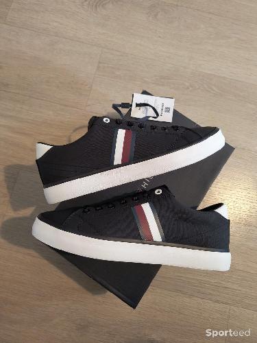 Sportswear - Baskets chaussures tommy Hilfiger noir neuves taille 44 - photo 6