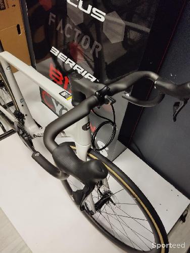 Vélo route - Neuf ! Cervélo R5 2025 Ultegra di2 Taille 56 - photo 4