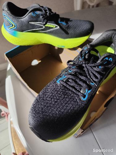 Course à pied route - Chaussures running Brooks - photo 5