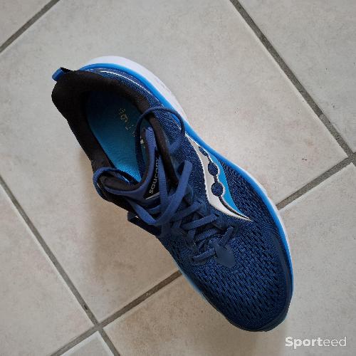 Course à pied route - Chaussures running Saucony - photo 6