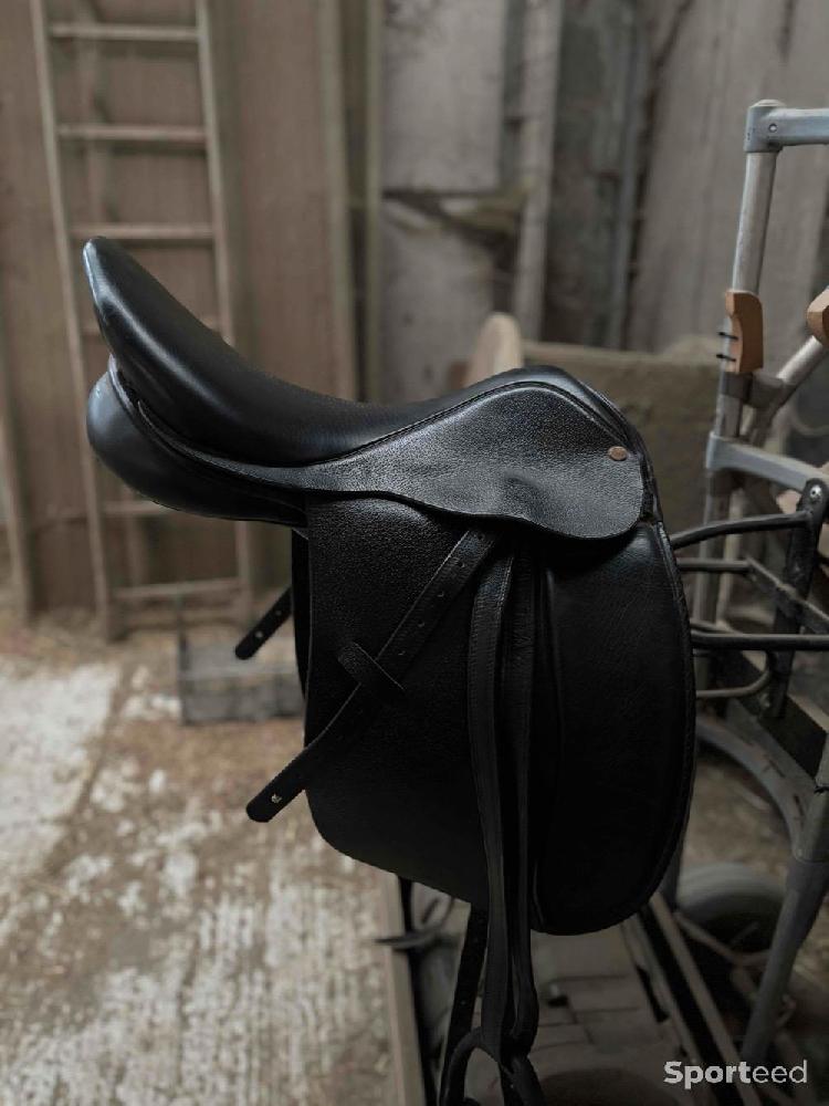 Equitation - Selle de dressage 17’5  - photo 1