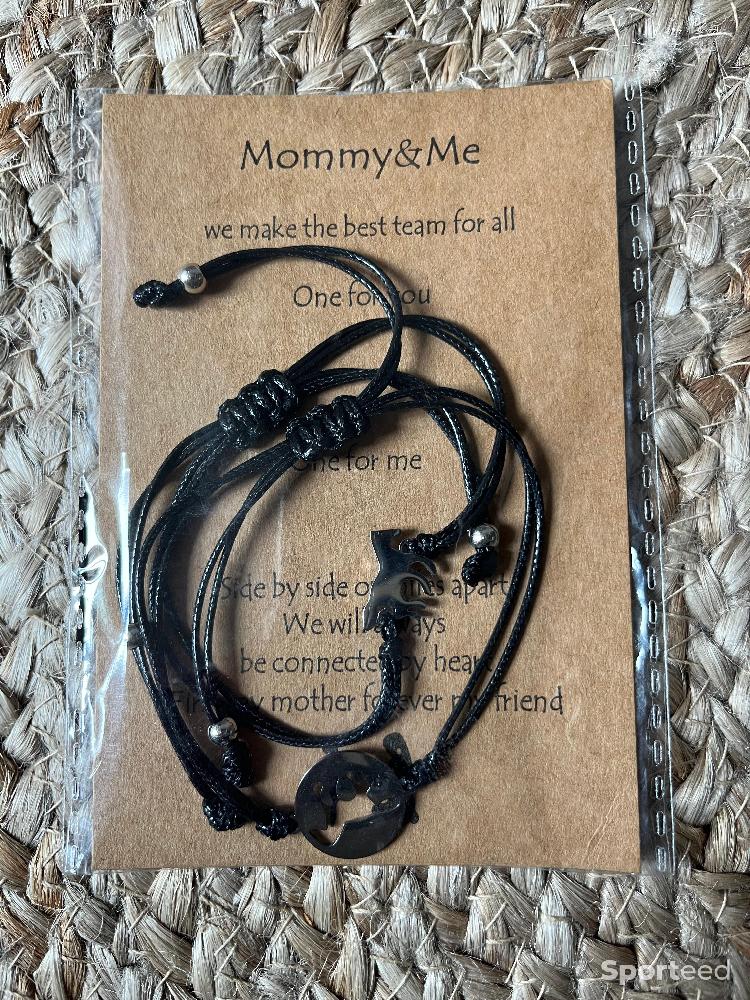 Equitation - Lot de 2 bracelets avec chevaux à partager NEUF - photo 2