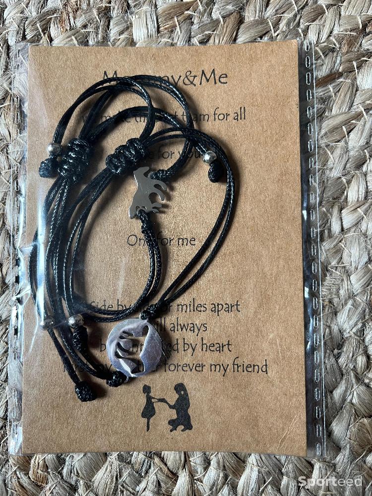 Equitation - Lot de 2 bracelets avec chevaux à partager NEUF - photo 3