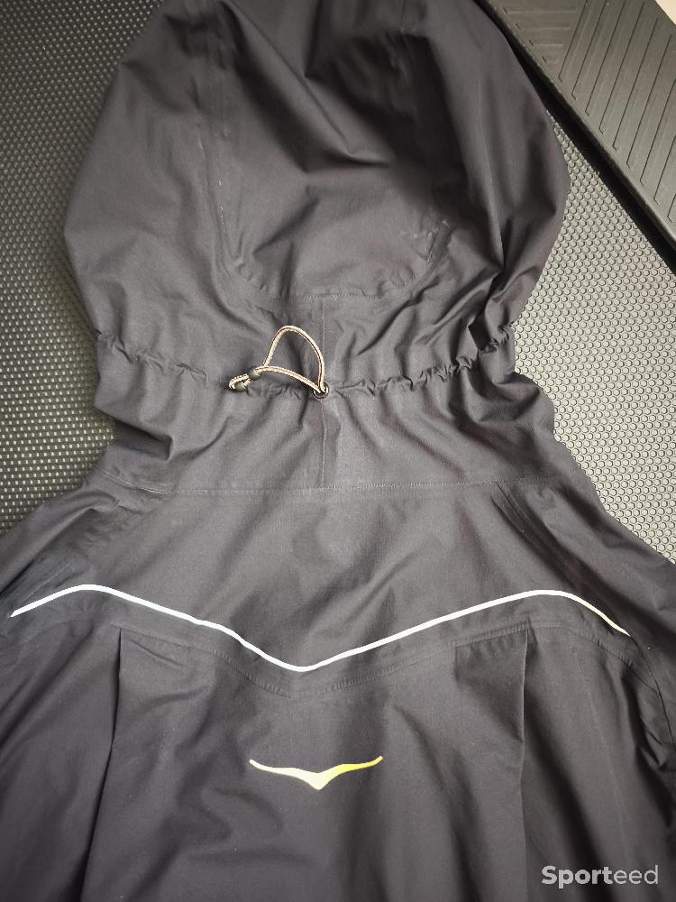 Course à pied route - HOKA Veste imperméable ultra légère  - photo 3
