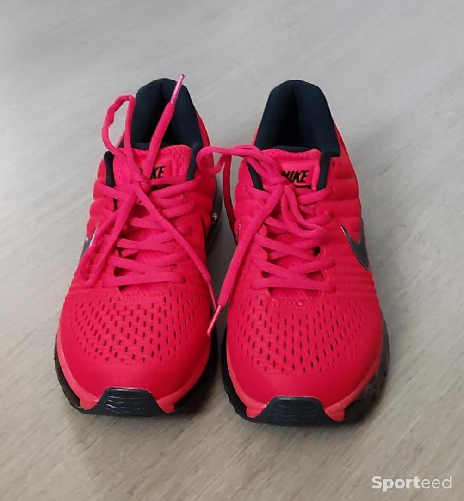 Course à pied route - Basket Nike AirMax 2017, taille 42, Neuf - photo 2
