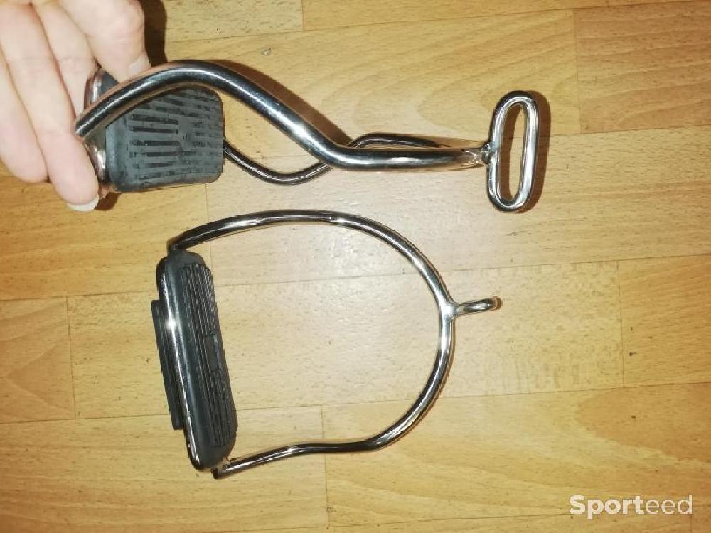 Equitation - lot de 2 paires d'etriers islandais neufs - photo 2