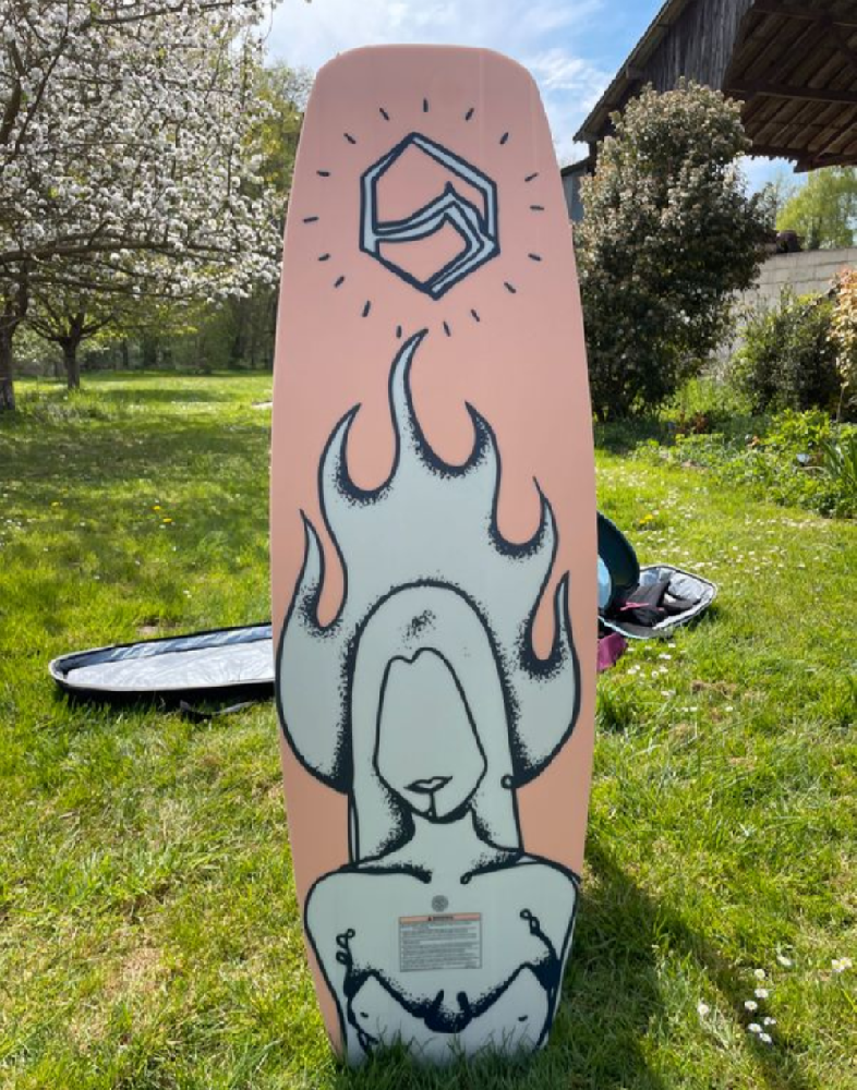 Ski nautique / Wakeboard - Wakeboard neuf LIQUID FORCE  - photo 4