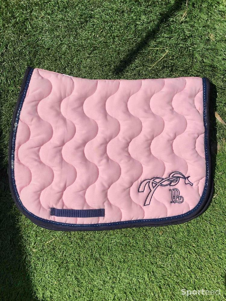Equitation - Tapis Pénélope Leprevost Rose - photo 1