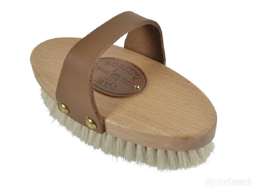 Equitation - Brosse Douce en Bois de Hêtre - photo 1