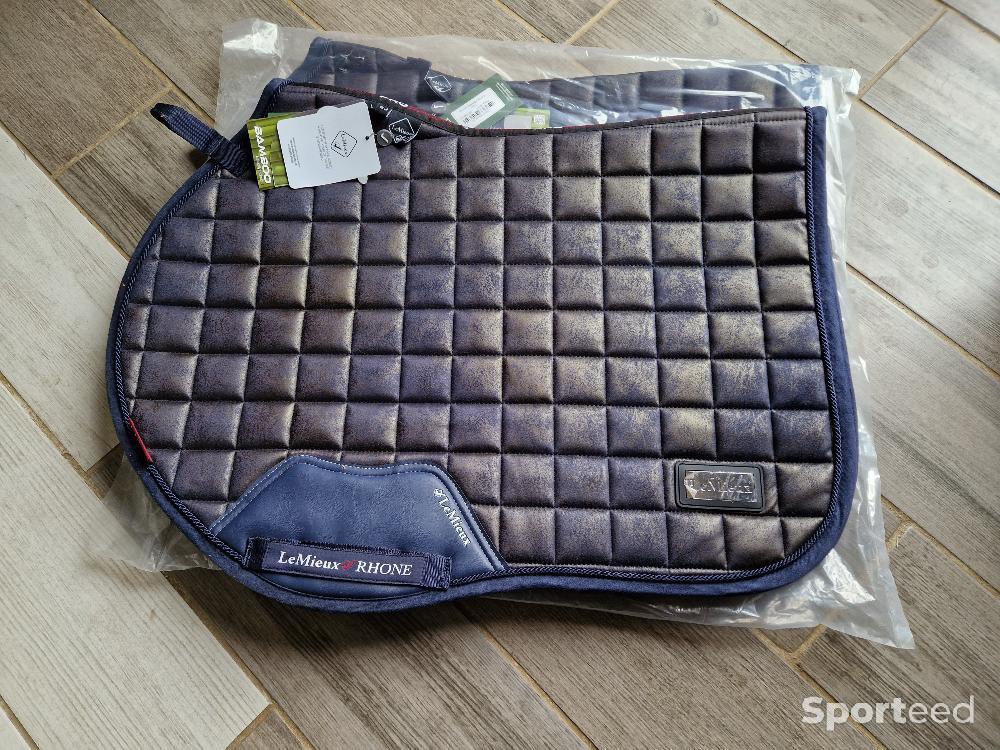 Equitation - Ensembles de 2 tapis et 1 bonnet lemieux neuf - photo 2