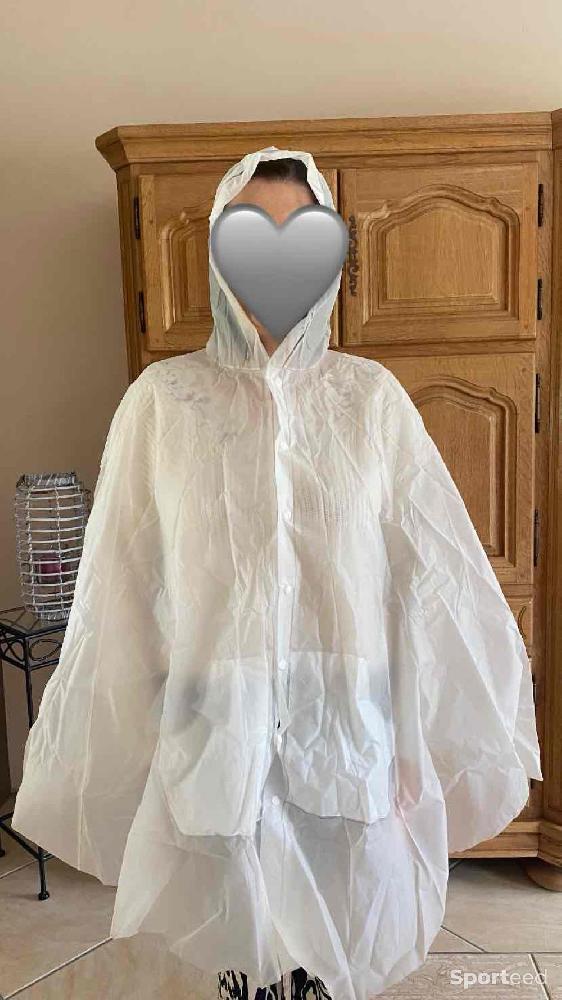 Equitation - Poncho de pluie pour cavalier  - photo 1