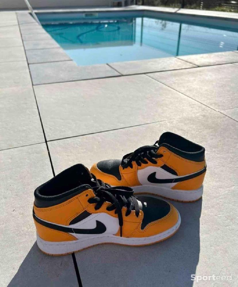 Basket-ball - Jordan 1 Mid - Noir et Jaune - photo 2