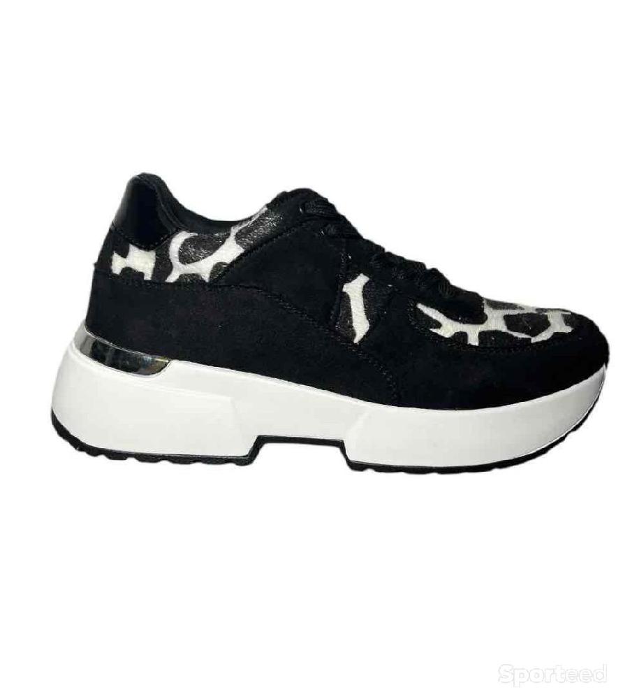Sportswear - Chaussures Baskets Active Fashion Noir et Blanche Femme - photo 1
