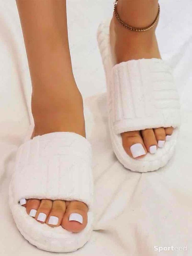 Sportswear - Claquette Blanche effet éponge Femme - photo 2