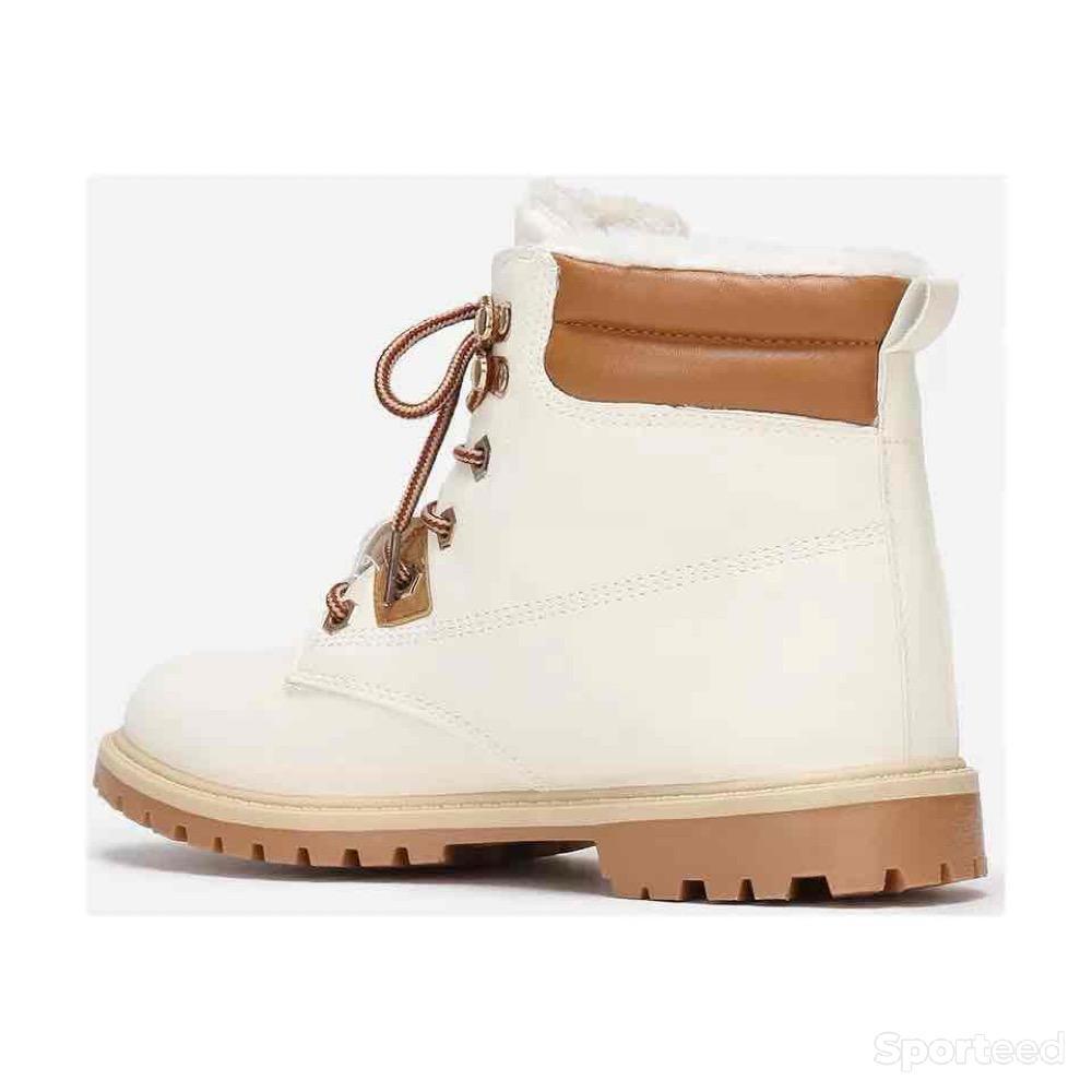 Sportswear - Chaussure Bottines La Modeuse Doublure Fourrée Rangers Femme Blanche - photo 2
