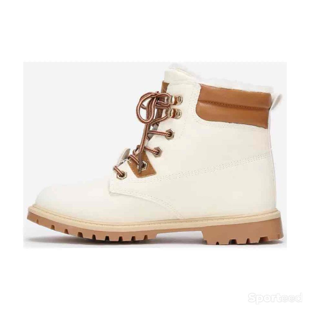 Sportswear - Chaussure Bottines La Modeuse Doublure Fourrée Rangers Femme Blanche - photo 3