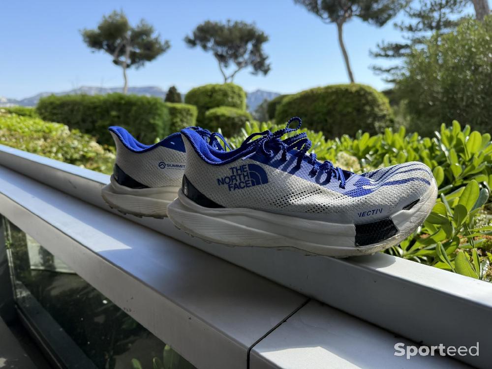 Course à pied trail - Quasi-neuf et moins de Moitié Prix - Taille 44 Chaussures de trail Summit VECTIV™ Pro TNF X IKB pour homme - photo 1