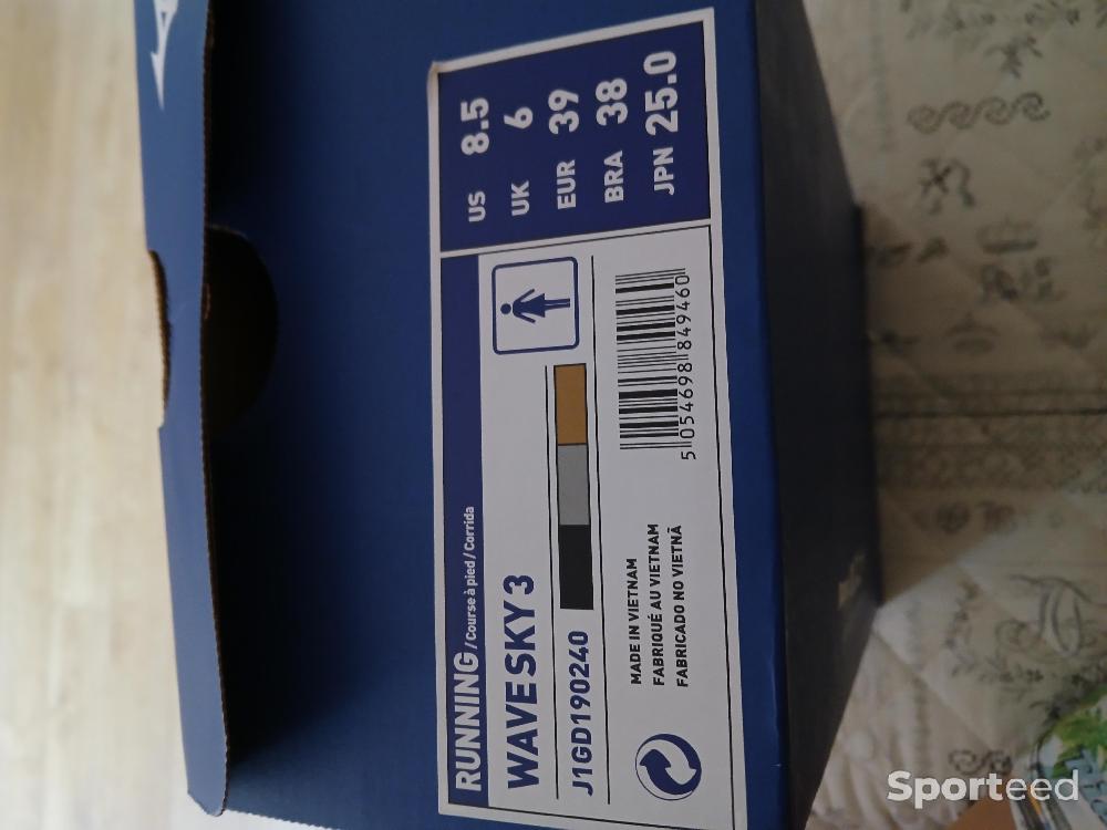 Course à pied route - Chaussures neuves mizuno wave sky 3 - photo 3