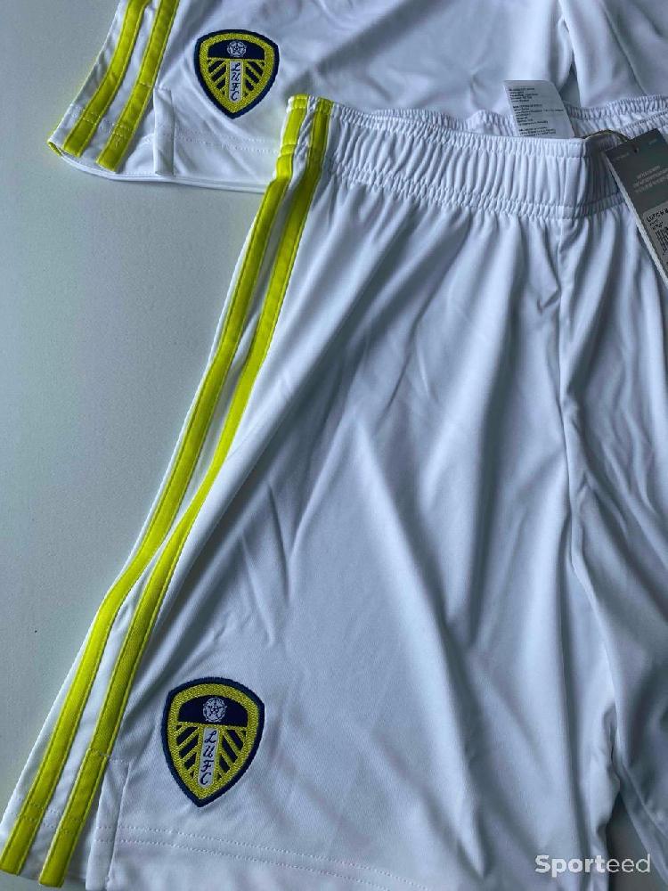 Football - Lot 2 shorts adidas leeds blanc et jaune taille s homme  - photo 2