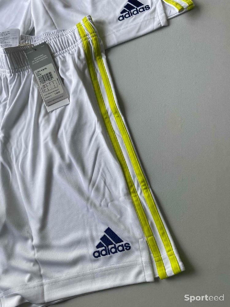 Football - Lot 2 shorts adidas leeds blanc et jaune taille s homme  - photo 3