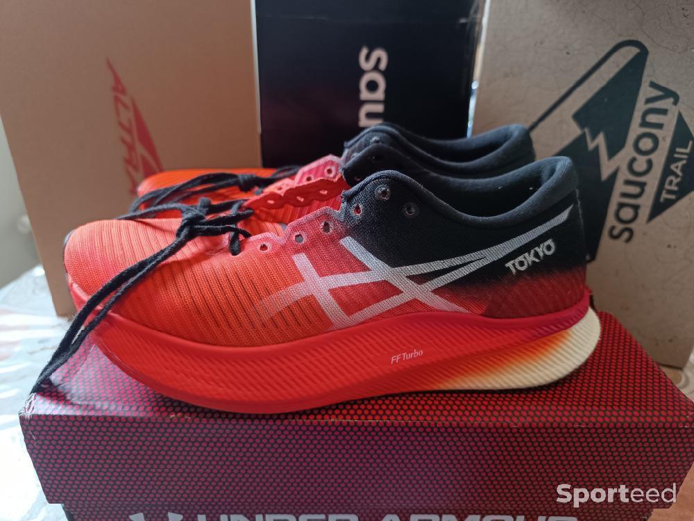 Course à pied trail - Chaussures de trail et cap - photo 5