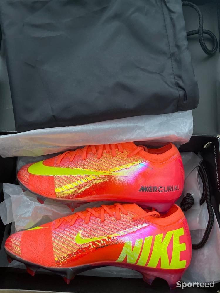 Football - Chaussures de foot homme neuve  - photo 1