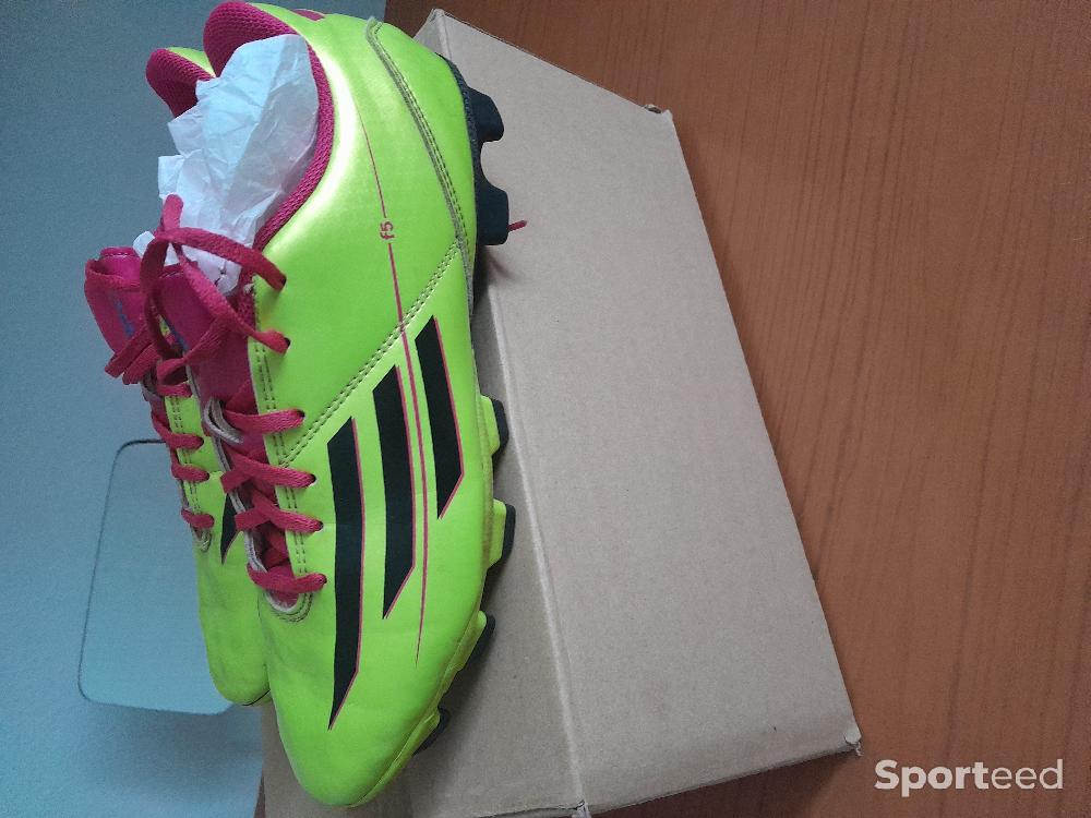 Football - Crampons de football de Marque Adidas  Taille  39 1/3 - photo 1