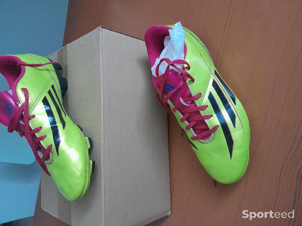 Football - Crampons de football de Marque Adidas  Taille  39 1/3 - photo 2