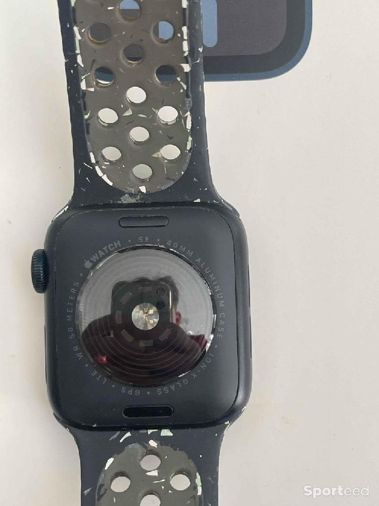 Course à pied route - Apple Watch SE GPS + Cellular, Boîtier en aluminium minuit de 40 mm, Bracelet Sport Nike Ciel de minuit - S/M - photo 4