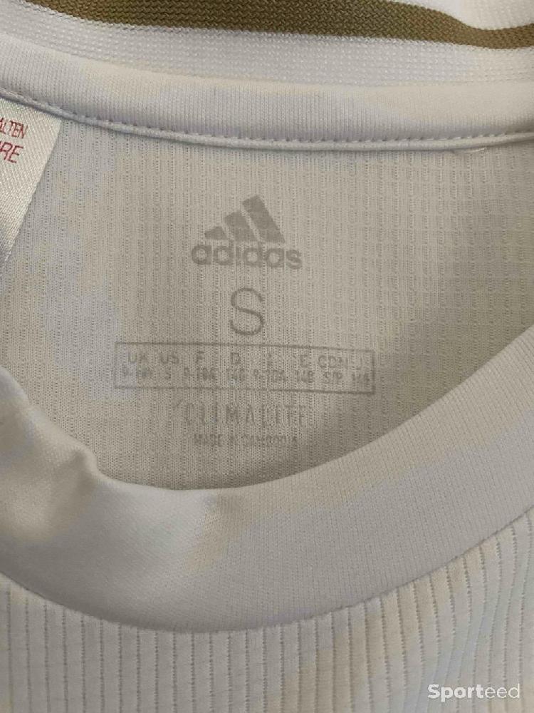 Football - Maillot réal Madrid  - photo 3