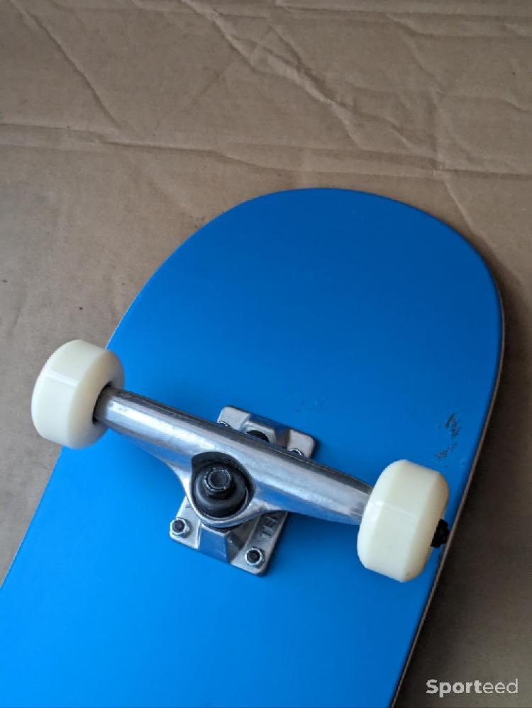 Skateboard / Longboard - 8.375' skateboard complet érable goodstock neon blue - photo 2