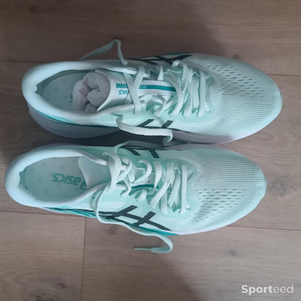 Course à pied route - Chaussures de running femme Asics méga Speed 4  - photo 4