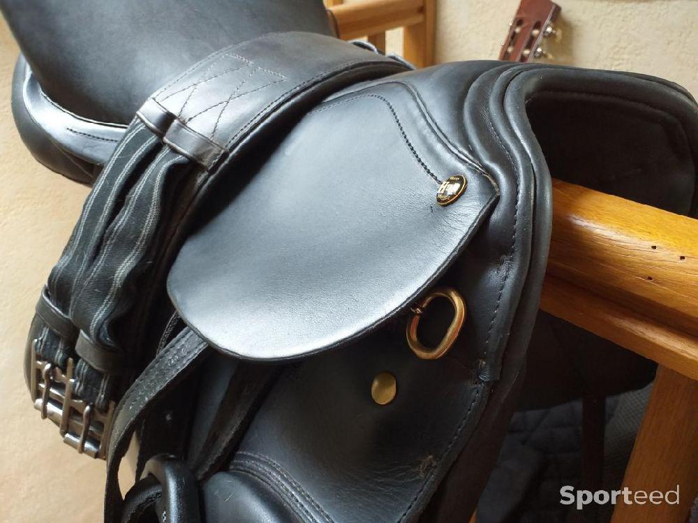 Equitation - Selle de dressage Henri de Rivel 17,5 - photo 1