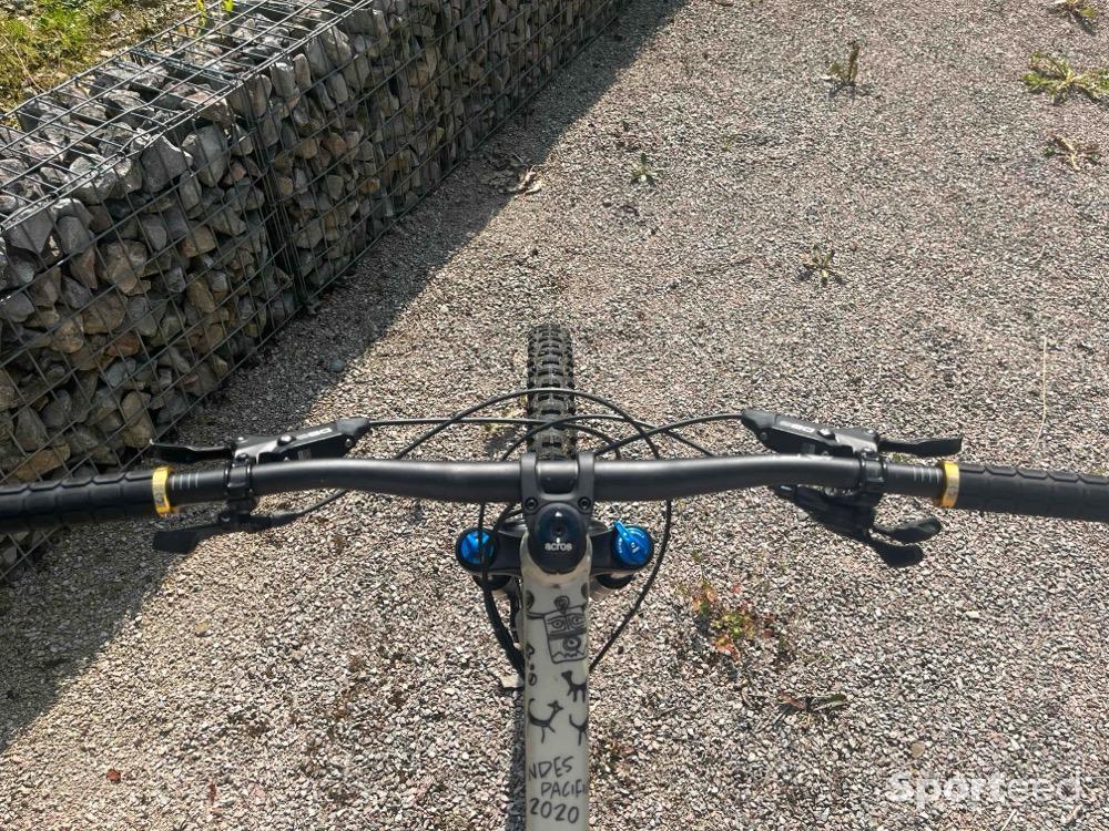 Vélo tout terrain - VTT - VTT enduro canyon spectral al 5  - photo 4