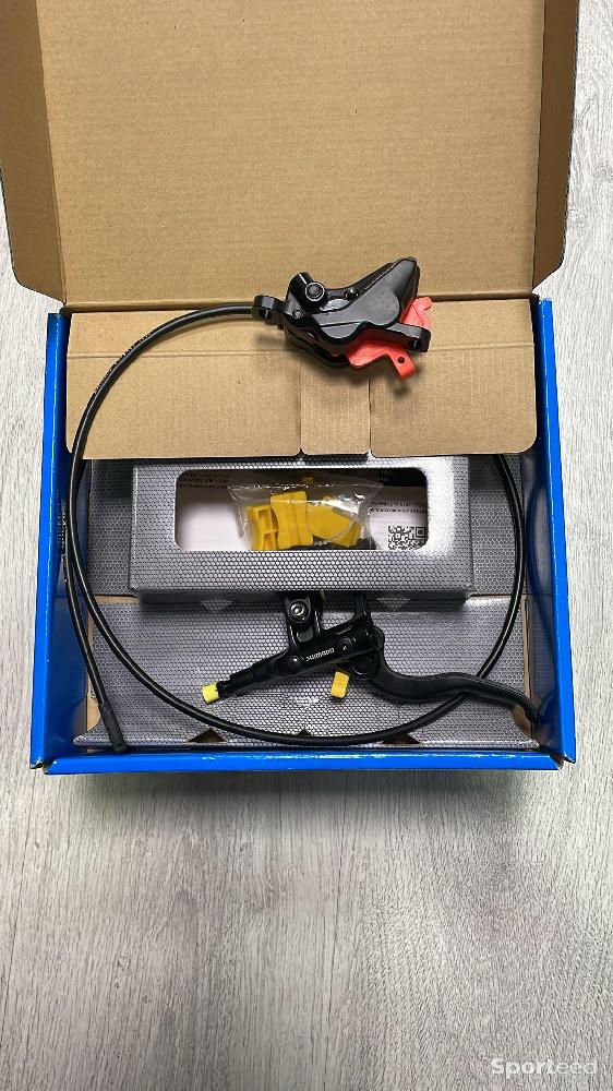 Vélo tout terrain - VTT - Neuf Frein hydraulique avant SHIMANO BL-M4100 / BR-MT420 - photo 2