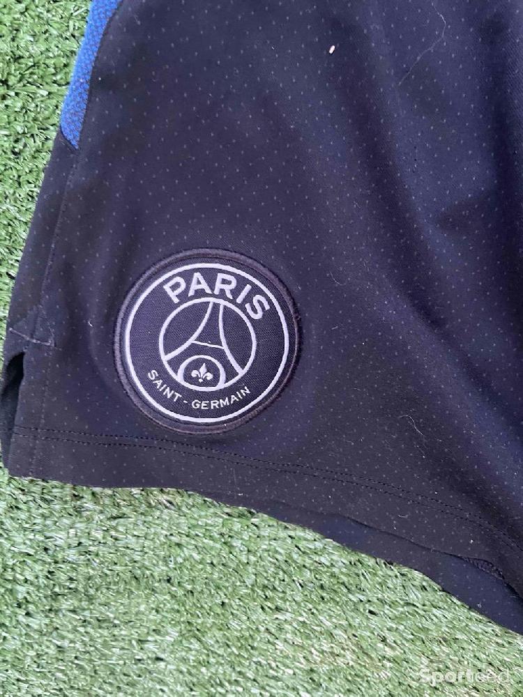 Football - Short PSG training  - photo 3