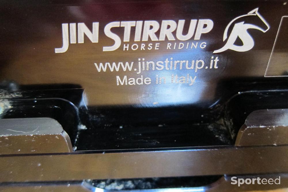 Equitation - ETRIERS.   MARQUE  Jin Stirrup  AVEC SANGLES EN CUIR - photo 2