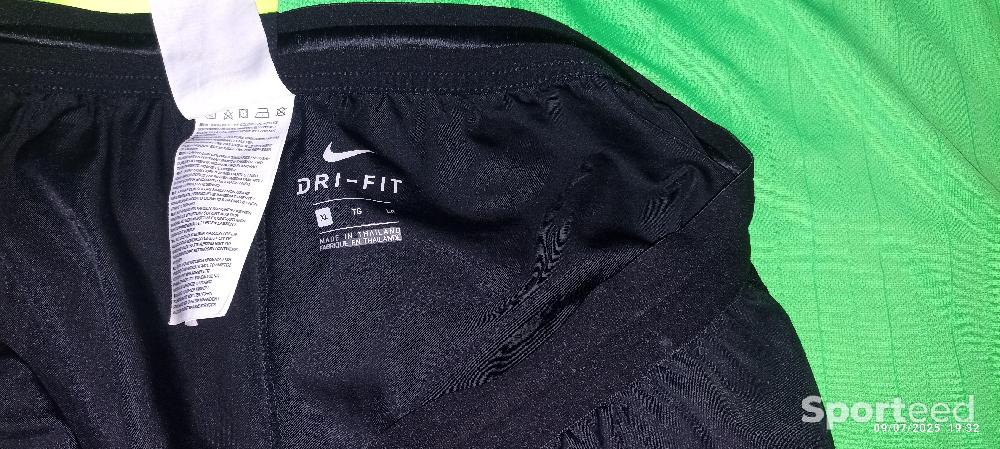 Football -  maillots arbitre XL ET SHORT - photo 3
