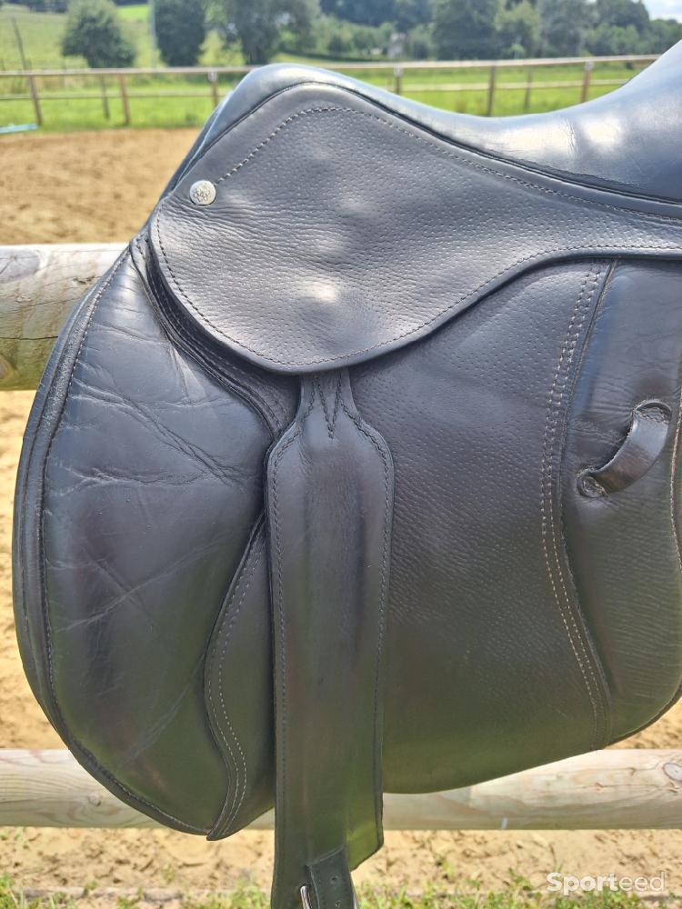 Equitation - Selle mixte 17.5 fleur de lys - photo 1