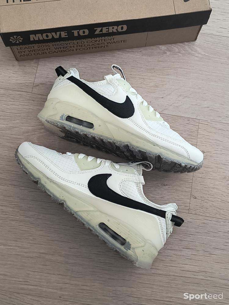 Sportswear - Baskets chaussures Nike air Max neuves taille 40.5 - photo 1
