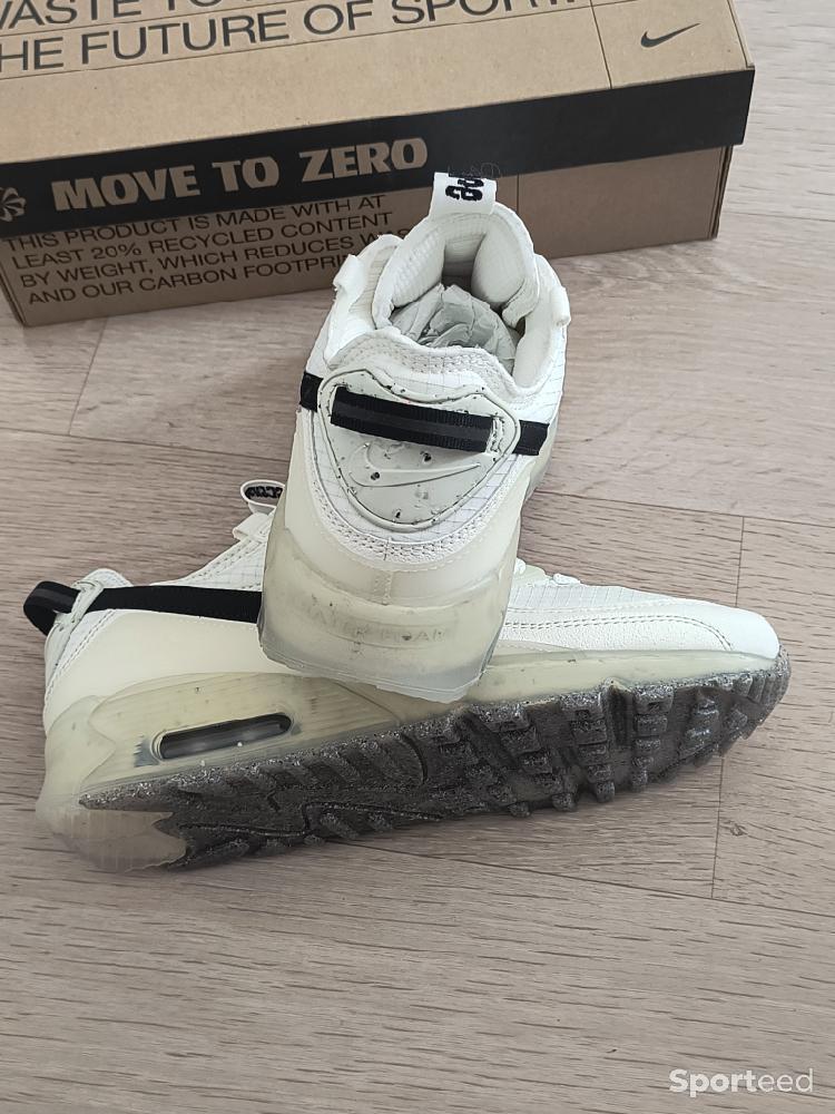 Sportswear - Baskets chaussures Nike air Max neuves taille 40.5 - photo 3