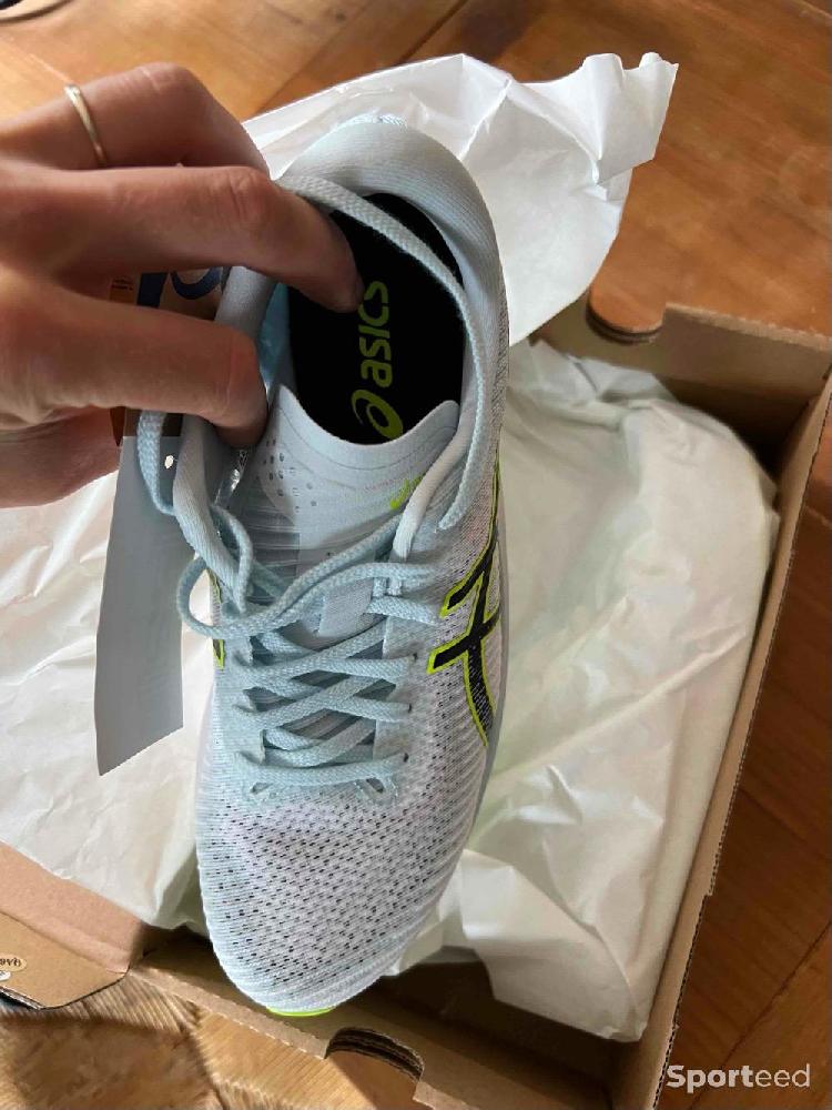 Course à pied route - ASICS MagicSpeed 2 Femme – Neuves, taille 39,5 - photo 4