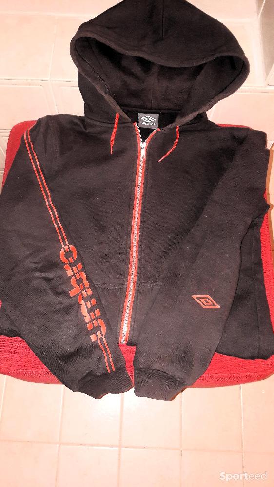 Sportswear - Sweat à capuche Umbro 14/15 ans - photo 2