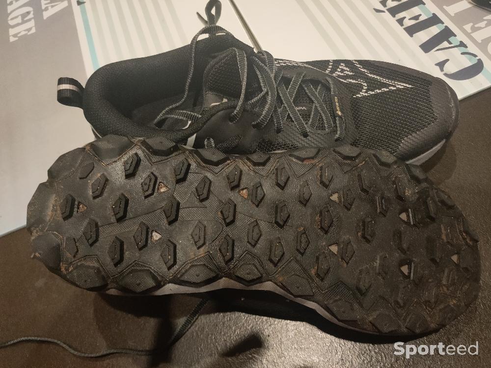 Course à pied trail - Mizuno trail noir femme - photo 3