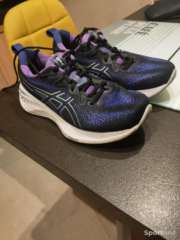 Course à pied route - Asics running gel cumulus bleu foncé et violet - photo 4
