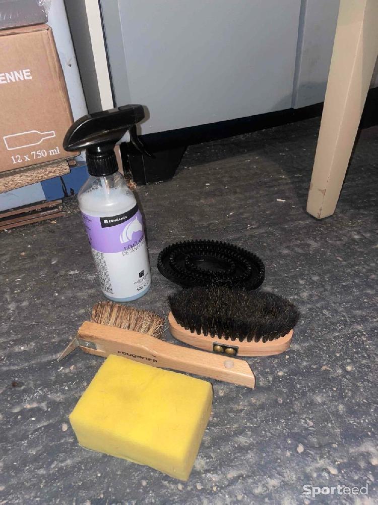 Equitation - Lot brosse equitation - photo 1