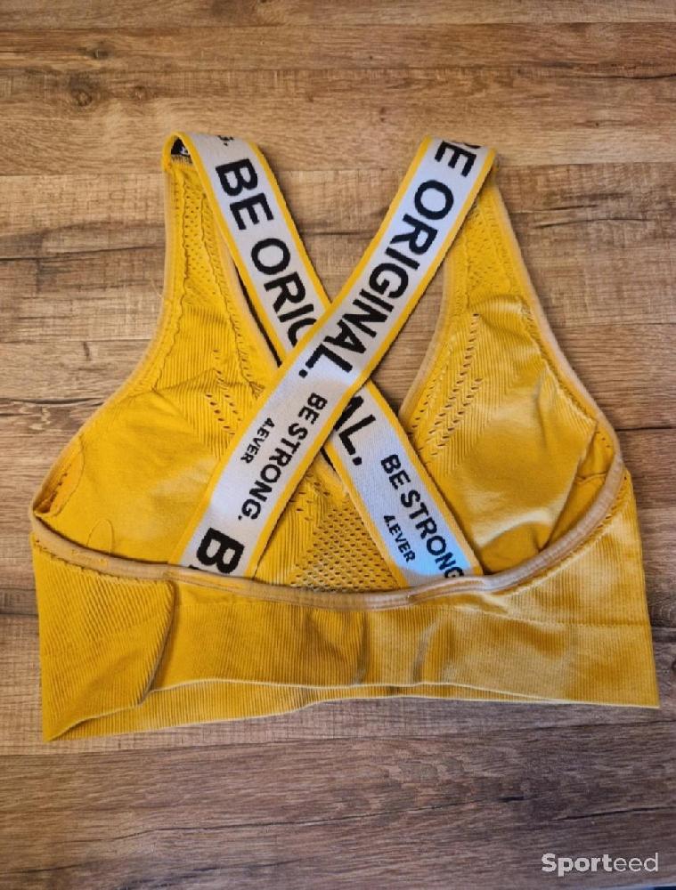 Sportswear - Brassière de sport jaune moutarde  - photo 2